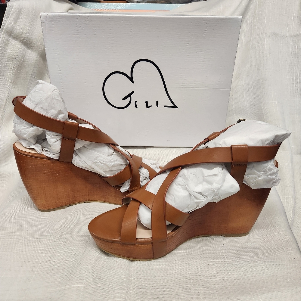 G.I.L.I. Strappy Wooden Wedge